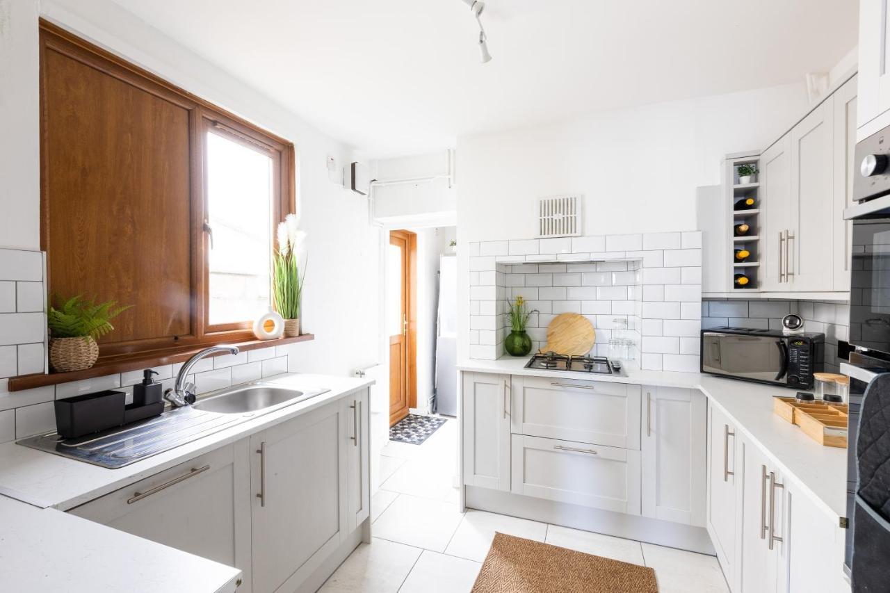 Levi Suite By Koya Homes - 3-Bedroom Home, Downtown Cardiff, Free Parking Exterior foto