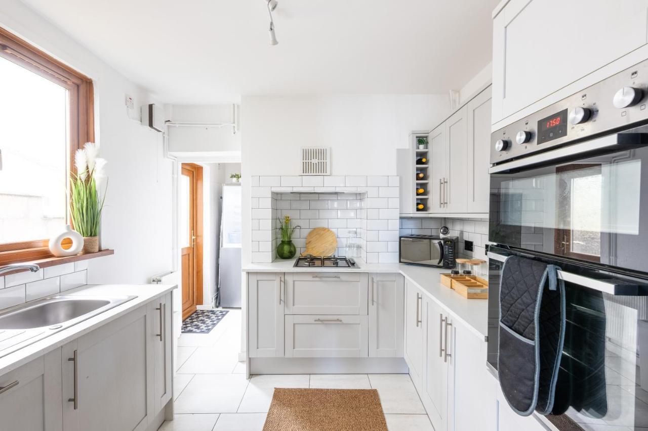 Levi Suite By Koya Homes - 3-Bedroom Home, Downtown Cardiff, Free Parking Exterior foto